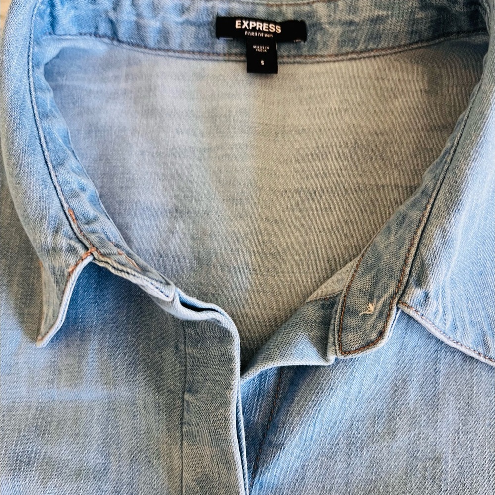 Express Light Blue Casual Shirt women size small denim - Picture 4 of 11